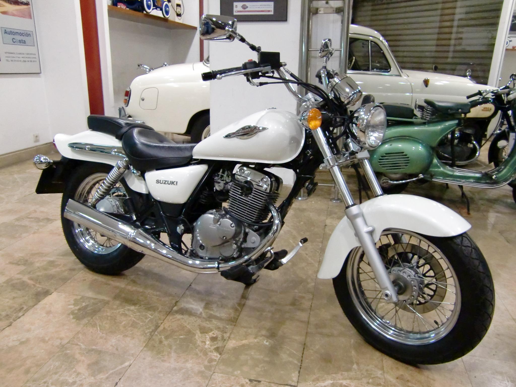 Antequera Classic SUZUKI MARAUDER 125 GZ 2010